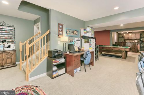 6012 Abernethy Ln, Gainesville VA 20155-4505 exterior