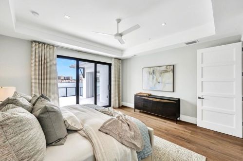 3401 Crayton Rd, Naples FL 34103-3515 exterior