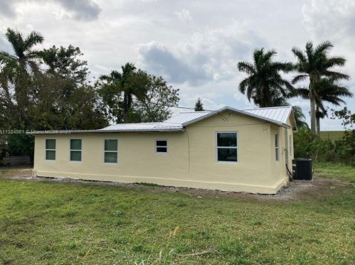 3573 Airport Rd, Pahokee FL  33476-3001 exterior