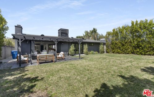 5254 Buffalo Ave, Van Nuys CA  91401-5929 exterior