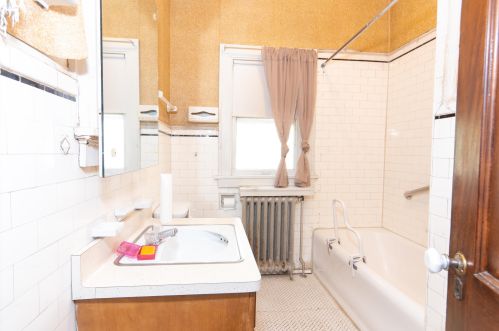 1101 Capitol Dr, Milwaukee, WI 53211-1810
