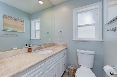 212 41st St, Manhattan Beach CA  90266-3141 exterior