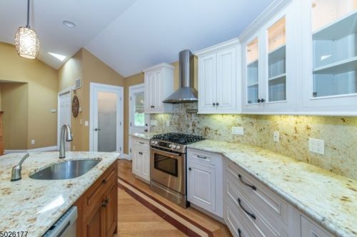 39 Winona Ave, Lincoln Park NJ  07035-1711 exterior