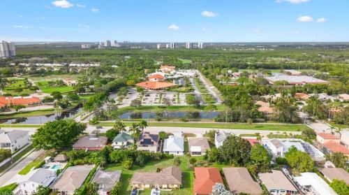 618 111th Ave, Naples FL  34108-1826 exterior