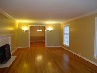 2315 Mirror Lake Dr, Fayetteville NC  28303-5371 exterior