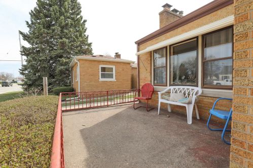 7852 22nd Ave, Kenosha, WI 53143-5721