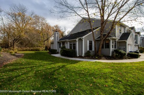 14 Eastborne Dr, Little Silver NJ  07739-1235 exterior