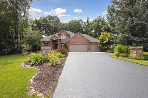 4265 Rose Haven Ct, Green Bay, WI 54313-8643