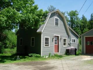 998 Main St, Grafton, NH 03240-3437