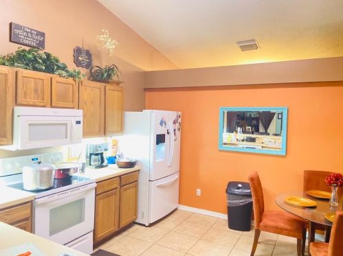 1219 Eleuthera Ave, Fort Pierce, FL 34953-5307