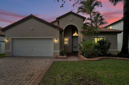 18844 29th Ct, Hollywood FL  33029-2403 exterior