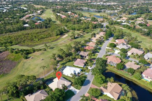 1722 Mockingbird Dr, Fort Pierce FL  34986-2049 exterior