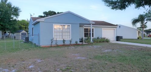 1915 Avanti Cir, Fort Pierce, FL 34952-8805