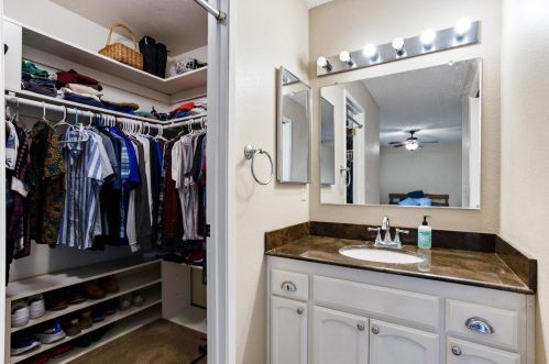 661 Hillsdale Dr, Turlock CA  95382-0515 exterior
