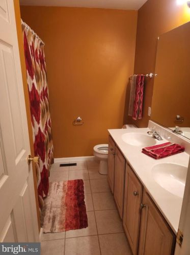 6641 Mine Dr, Macungie PA  18062-8713 exterior