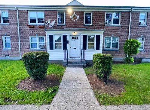 957 William St, Bridgeport, CT 06608-1035