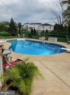 2037 Carmel Dr, Jamison PA  18929-1438 exterior