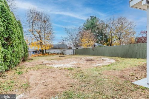 4561 Berkley St, Harrisburg PA 17109-4403 exterior