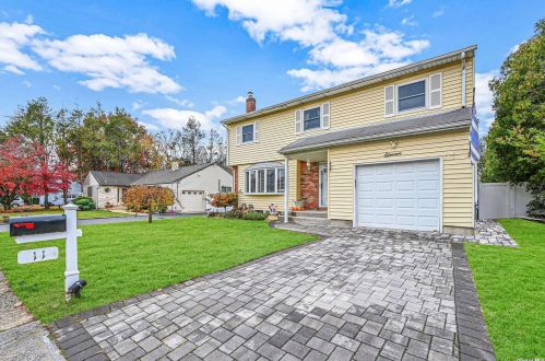 11 Oxford Ave, Huntington Station, NY 11747-2609