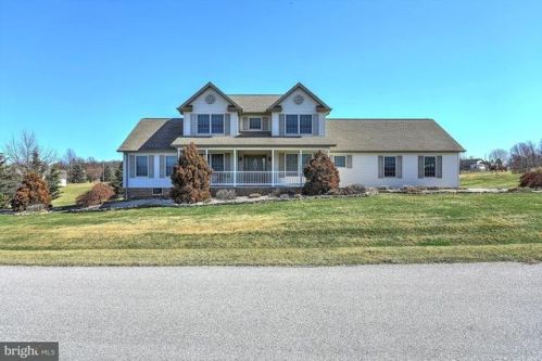 46 Logan Cir, Littlestown, PA 17340-9030