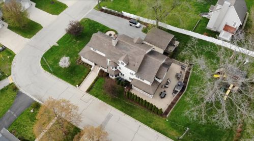 233 Darwin St, Lake Geneva WI  53147-2012 exterior