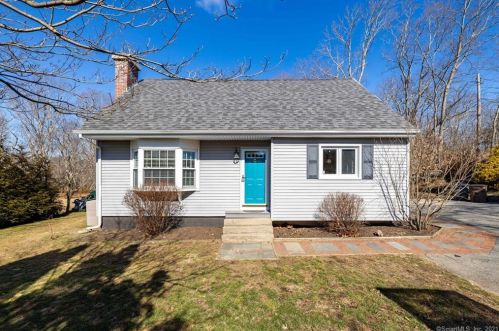 34 Upper Pattagansett Rd, East Lyme, CT 06333-1130