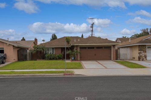 1868 Gladwick St, Long Beach, CA 90746-2570