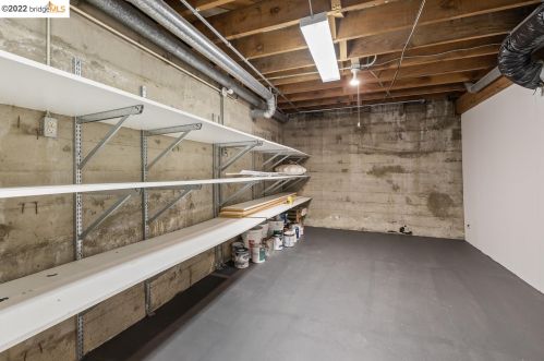 61 Calvert Ct, Oakland CA 94611-3436 exterior