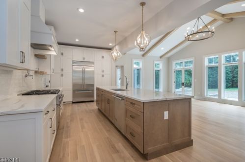 71 Llewellyn Rd, Montclair NJ  07042-2030 exterior