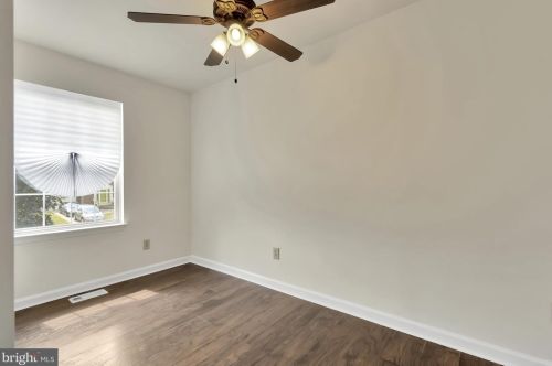 6 Terry Ct, New Castle DE  19720-7697 exterior