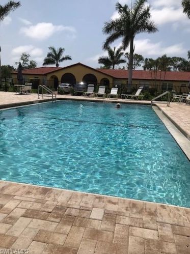 1087 Forest Lakes Dr, Naples FL  34105-2297 exterior