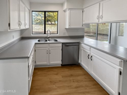 3930 Misty Willow Ln, Glendale AZ  85310-4030 exterior