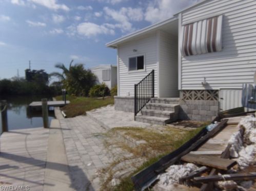 11401 Azalea Ln, Fort Myers Beach, FL 33931-7100