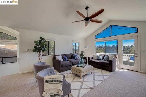 7548 Altura Pl, Oakland, CA 94605-3108