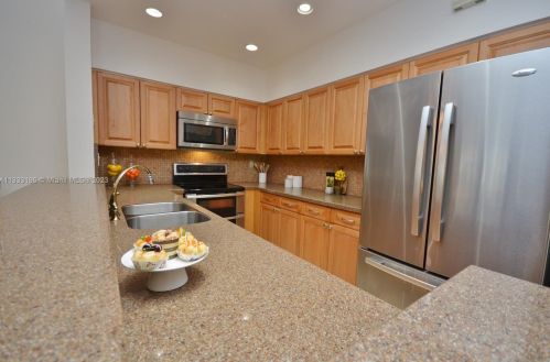 14528 Balgowan Rd, Hialeah FL  33016-6436 exterior
