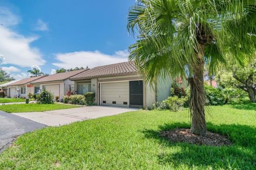256 Las Flores, Winter Haven FL  33884-3635 exterior