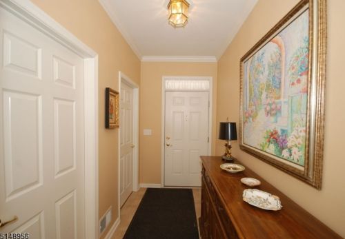 4 Garnet Dr, West Paterson, NJ 07424-4215