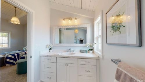 1657 Gates Ave, Manhattan Beach CA  90266-7028 exterior