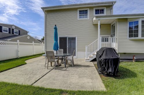 14 Twain Ave, Old Bridge NJ  08857-2109 exterior