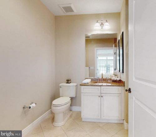 221 Victoria Mews, Princeton NJ  08542-3748 exterior