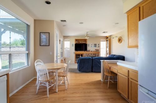 27543 Courtview Dr, Santa Clarita CA  91354-1601 exterior