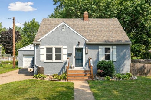 601 3rd St, New Johannesburg, WI 54017-2016