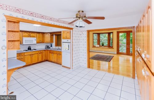 223 Meadow Dr, Yardley PA  19067-1311 exterior