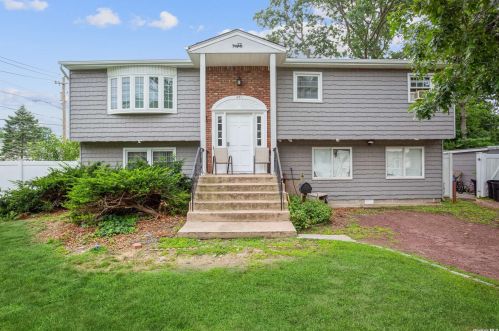 401 Mccall Ave, West Islip, NY 11795-4110