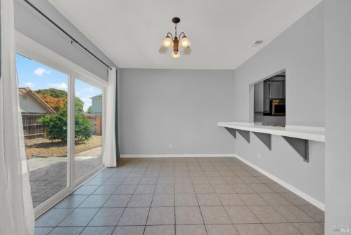 206 Donegal Ct, Vacaville CA  95688-9217 exterior