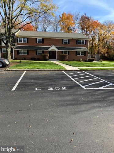 202 Hampton Xing, Southampton, PA 18966