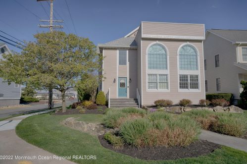 1629 Ocean Ave, Point Pleasant Beach, NJ 08742-4655