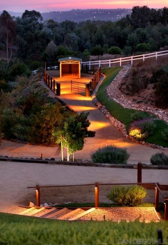 3637 Dove Holw Rd, Encinitas CA 92024-7248 exterior