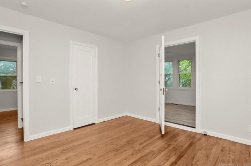 123 Woodland Dr, Milford CT  06460-5029 exterior