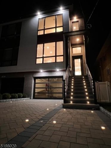 416 Lawton Ave, Cliffside Park NJ  07010-1902 exterior